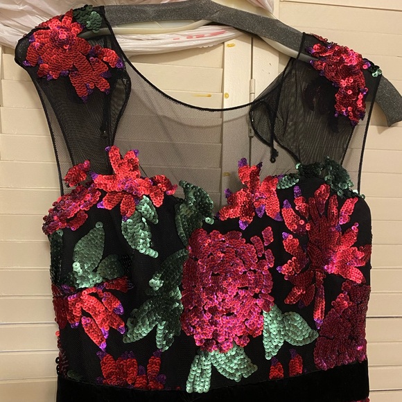 Badgley Mischka Sequin Gown - Picture 6 of 9